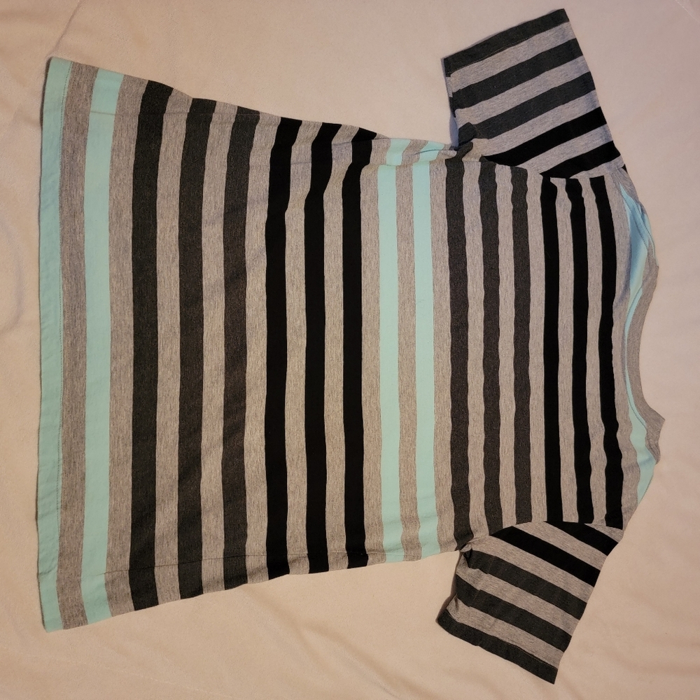 Airwalk Striped V-Neck Tee [L] Black/Gray/Blue - Picture 3 of 3